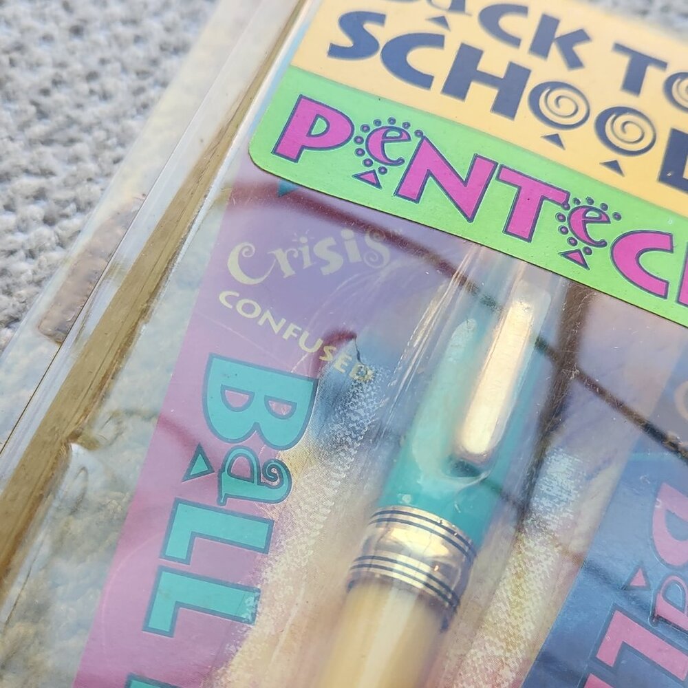 Pentech Oddballz Fireworks Crisis Chromz Sharkz Retractable Pens 90s School Kit - Picture 5 of 15
